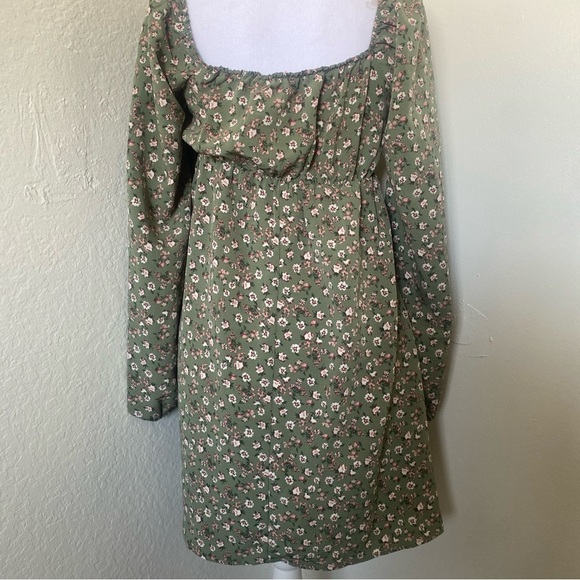 Floral Green Long Sleeve Dress - Picture 3 of 5